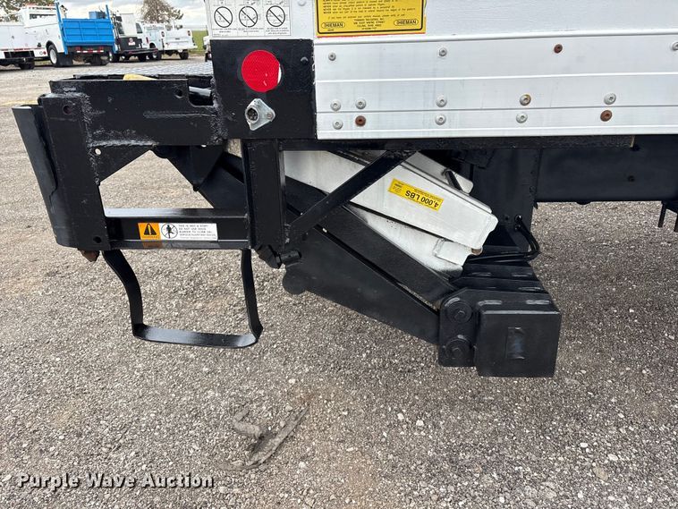 image for item EG8922 2016 Ford F650 box truck