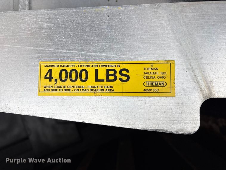 image for item EG8922 2016 Ford F650 box truck