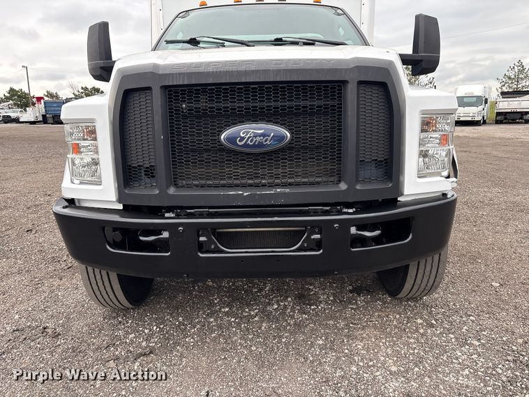 image for item EG8922 2016 Ford F650 box truck