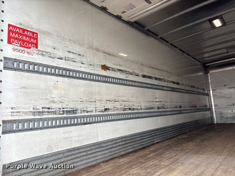 image for item EG8922 2016 Ford F650 box truck
