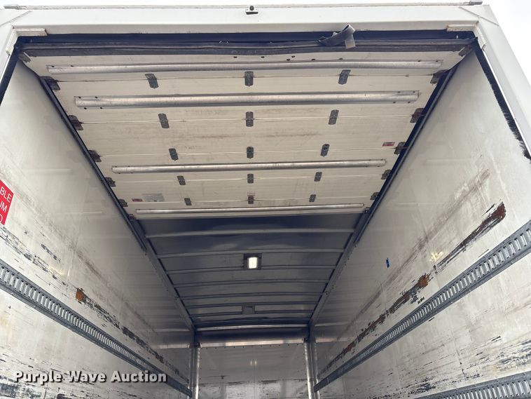 image for item EG8922 2016 Ford F650 box truck