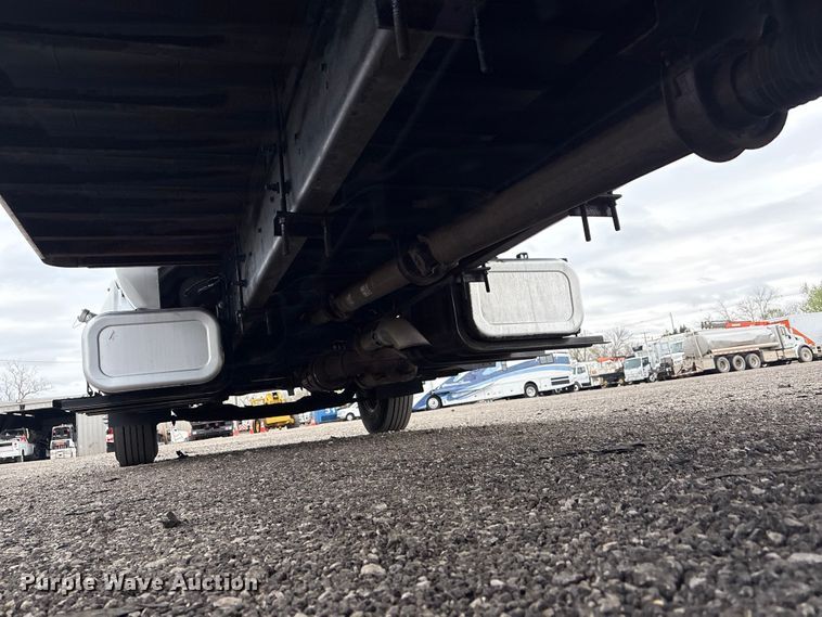 image for item EG8922 2016 Ford F650 box truck