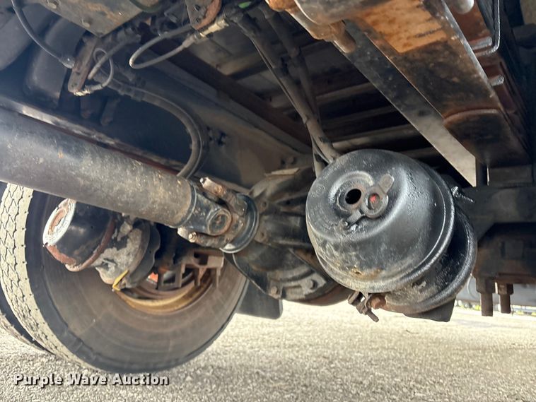 image for item EG8922 2016 Ford F650 box truck