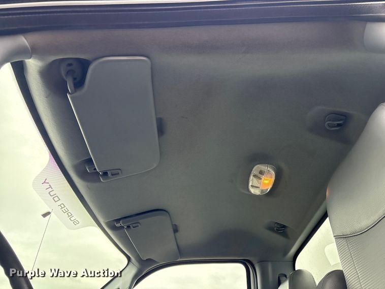image for item EG8922 2016 Ford F650 box truck