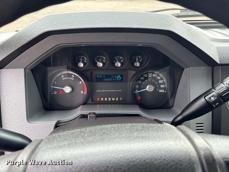 image for item EG8922 2016 Ford F650 box truck