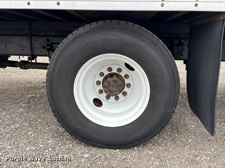 image for item EG8922 2016 Ford F650 box truck
