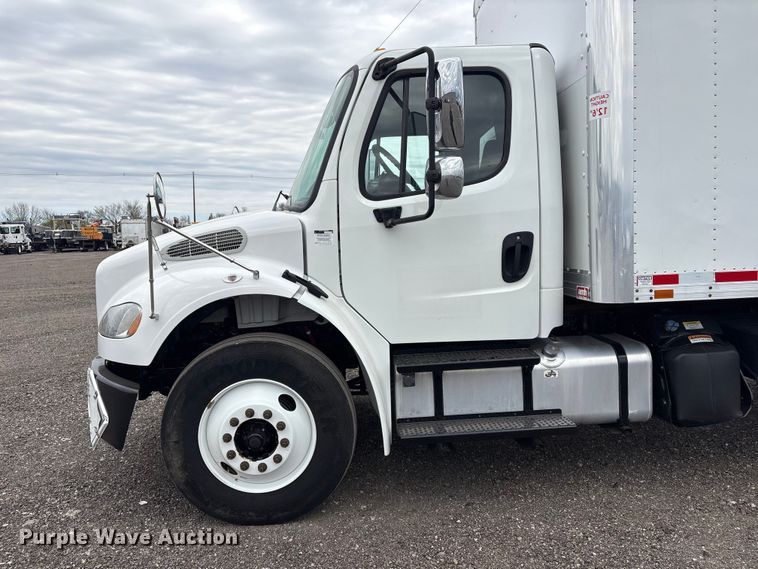 image for item EG8924 2019 Freightliner Business Class M2 box truck