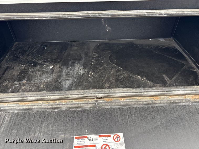 image for item EG8924 2019 Freightliner Business Class M2 box truck