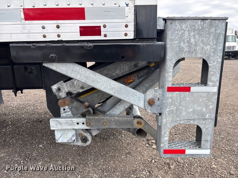 image for item EG8924 2019 Freightliner Business Class M2 box truck