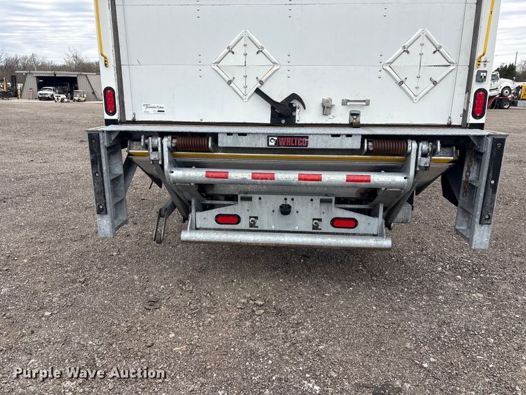 image for item EG8924 2019 Freightliner Business Class M2 box truck