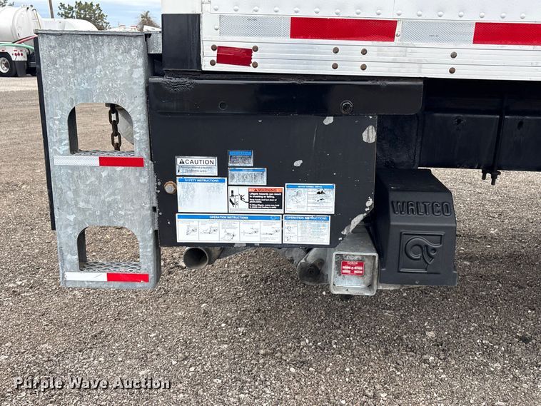 image for item EG8924 2019 Freightliner Business Class M2 box truck