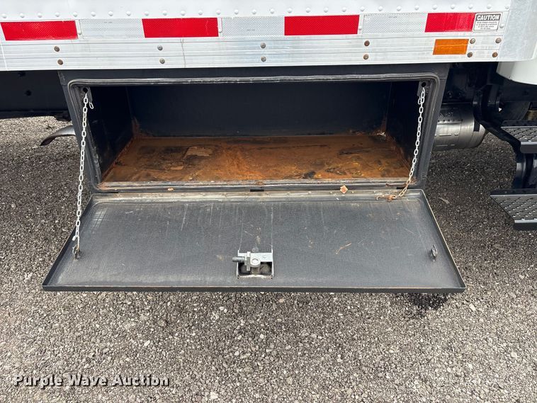 image for item EG8924 2019 Freightliner Business Class M2 box truck