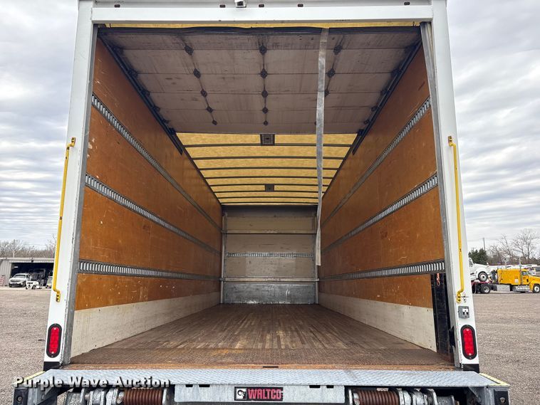 image for item EG8924 2019 Freightliner Business Class M2 box truck