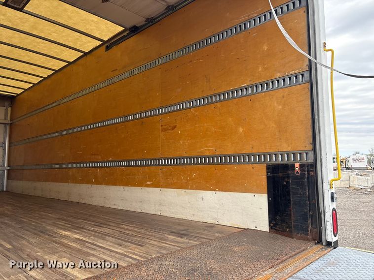 image for item EG8924 2019 Freightliner Business Class M2 box truck