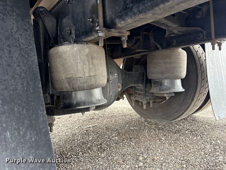 image for item EG8924 2019 Freightliner Business Class M2 box truck