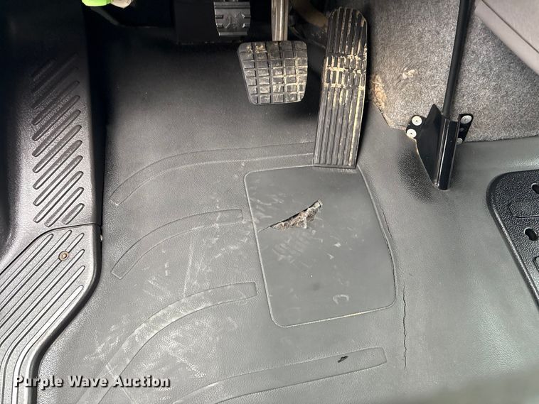 image for item EG8924 2019 Freightliner Business Class M2 box truck