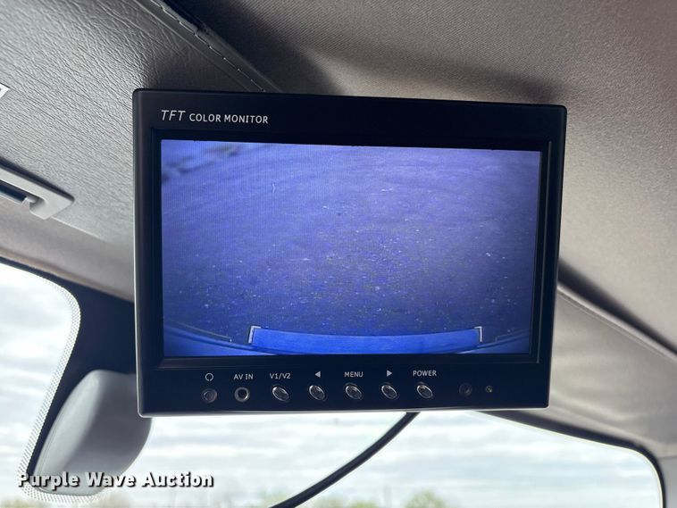 image for item EG8924 2019 Freightliner Business Class M2 box truck