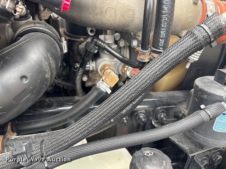 image for item EG8924 2019 Freightliner Business Class M2 box truck