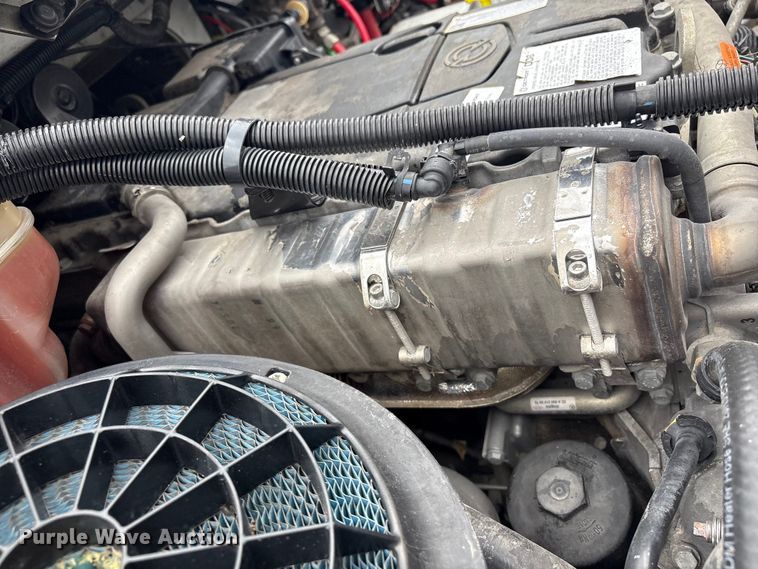 image for item EG8924 2019 Freightliner Business Class M2 box truck