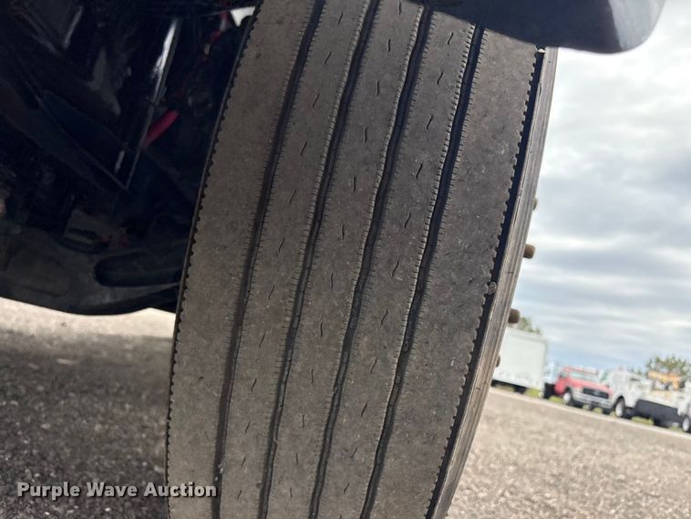 image for item EG8924 2019 Freightliner Business Class M2 box truck