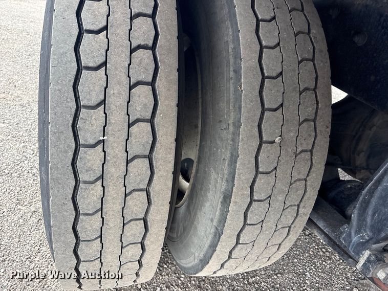 image for item EG8924 2019 Freightliner Business Class M2 box truck