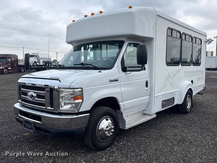 image for item EG8931 2015 Ford E350 shuttle bus