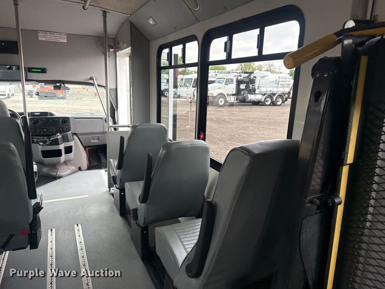 image for item EG8931 2015 Ford E350 shuttle bus