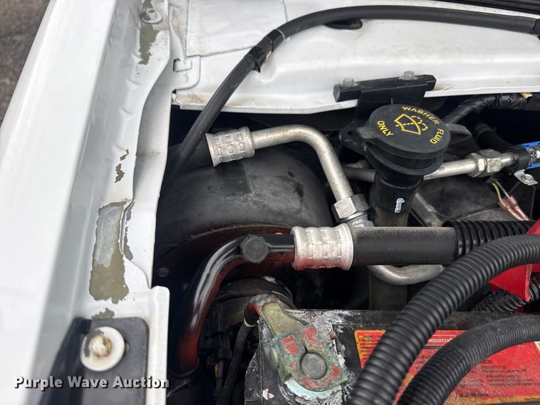 image for item EG8931 2015 Ford E350 shuttle bus