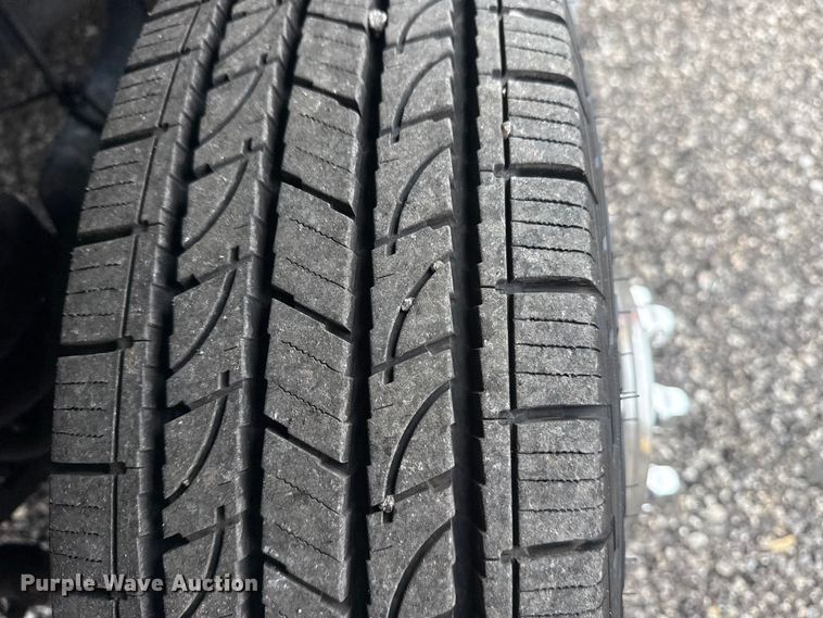 image for item EG8931 2015 Ford E350 shuttle bus