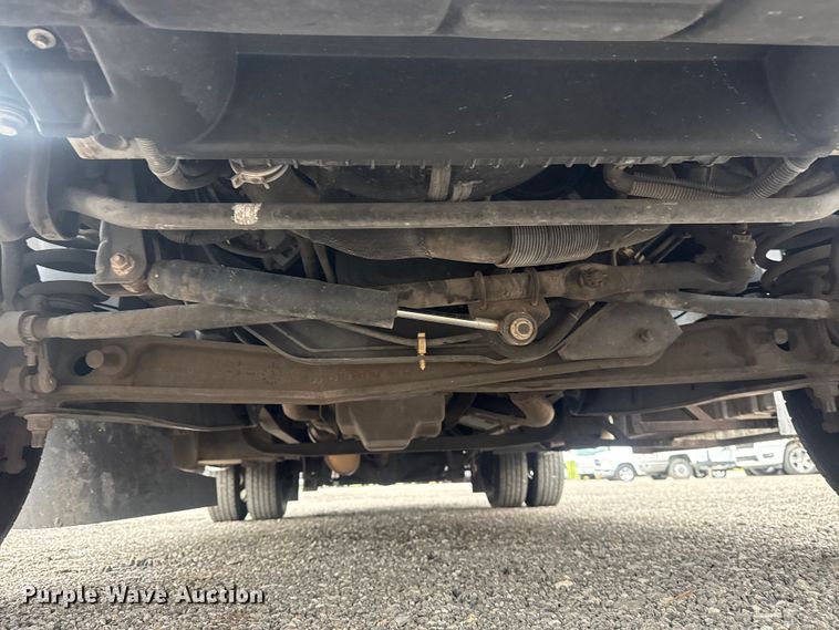 image for item EG8931 2015 Ford E350 shuttle bus