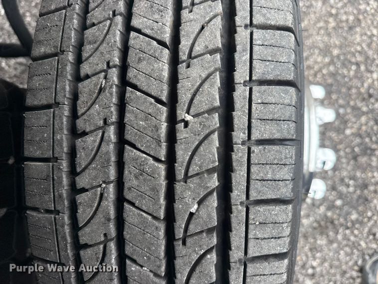 image for item EG8931 2015 Ford E350 shuttle bus