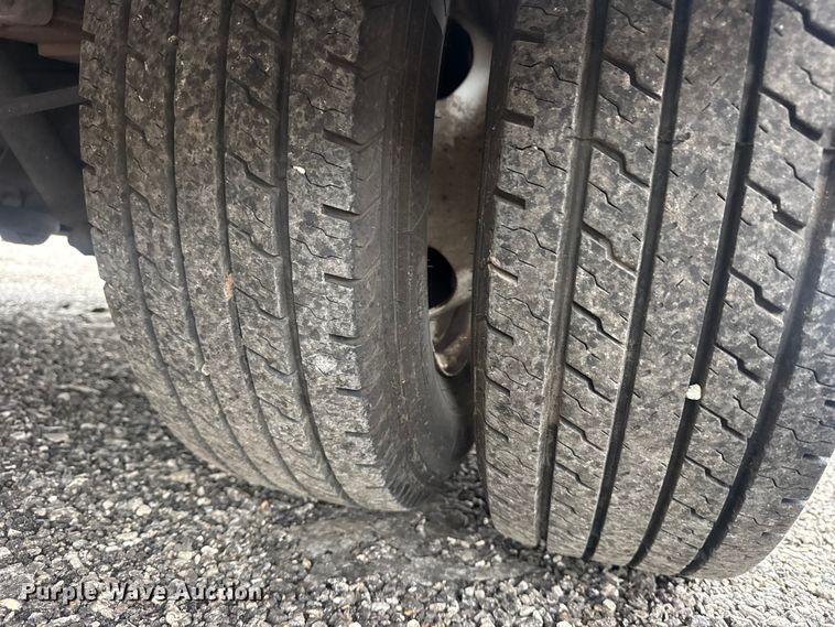 image for item EG8931 2015 Ford E350 shuttle bus