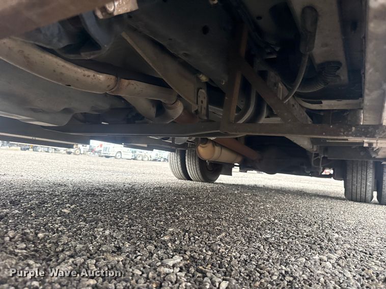 image for item EG8931 2015 Ford E350 shuttle bus