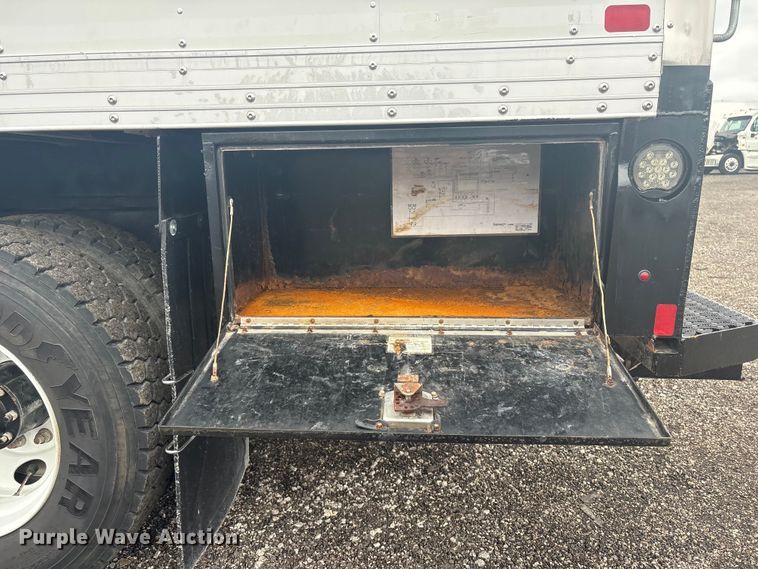 image for item EG8939 2020 Freightliner Business Class M2 Ext. Cab utility / service truck