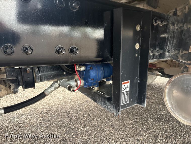 image for item EG8939 2020 Freightliner Business Class M2 Ext. Cab utility / service truck