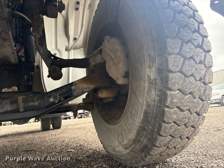 image for item EG8939 2020 Freightliner Business Class M2 Ext. Cab utility / service truck