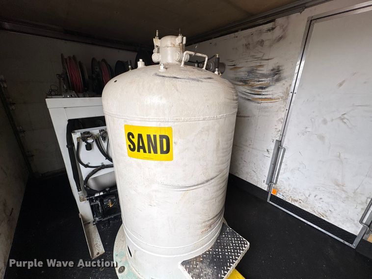 image for item EG8939 2020 Freightliner Business Class M2 Ext. Cab utility / service truck