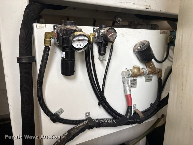 image for item EG8939 2020 Freightliner Business Class M2 Ext. Cab utility / service truck