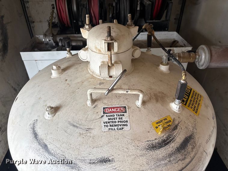 image for item EG8939 2020 Freightliner Business Class M2 Ext. Cab utility / service truck