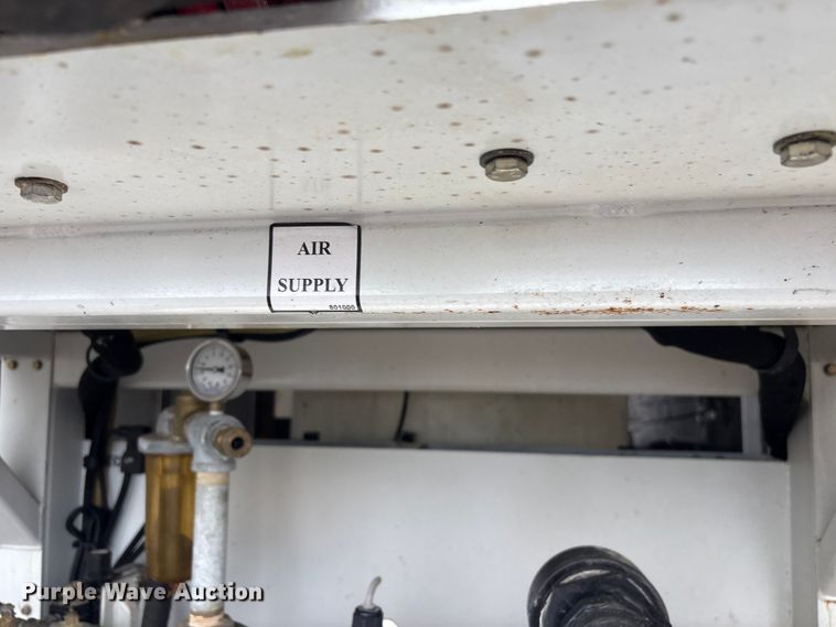 image for item EG8939 2020 Freightliner Business Class M2 Ext. Cab utility / service truck