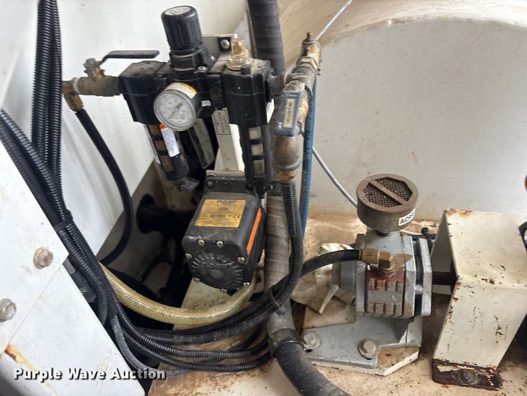 image for item EG8939 2020 Freightliner Business Class M2 Ext. Cab utility / service truck