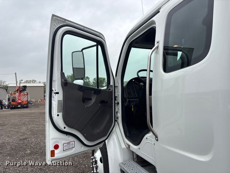 image for item EG8939 2020 Freightliner Business Class M2 Ext. Cab utility / service truck