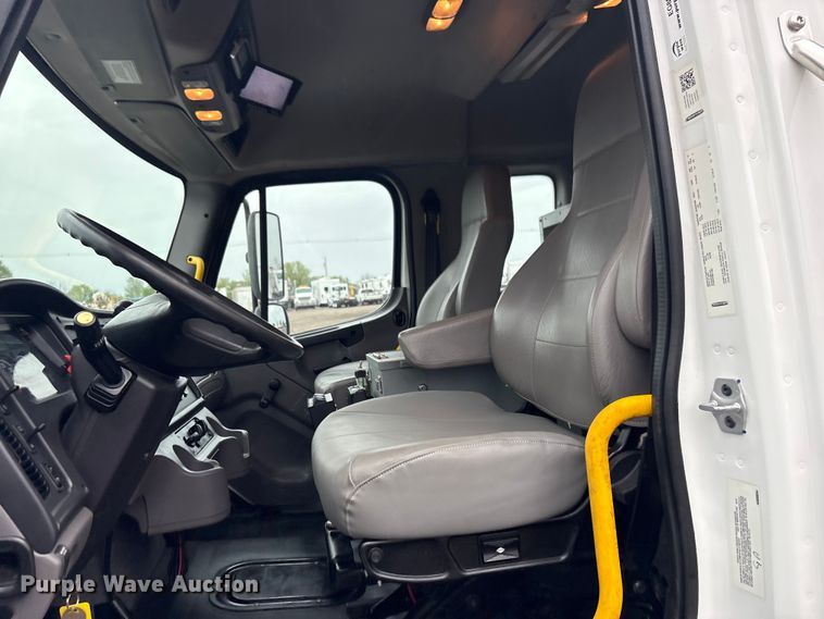 image for item EG8939 2020 Freightliner Business Class M2 Ext. Cab utility / service truck