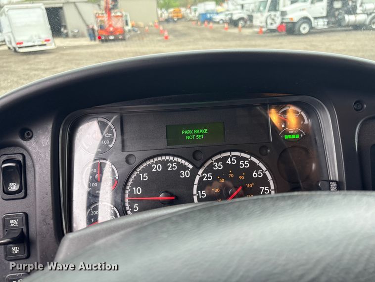 image for item EG8939 2020 Freightliner Business Class M2 Ext. Cab utility / service truck