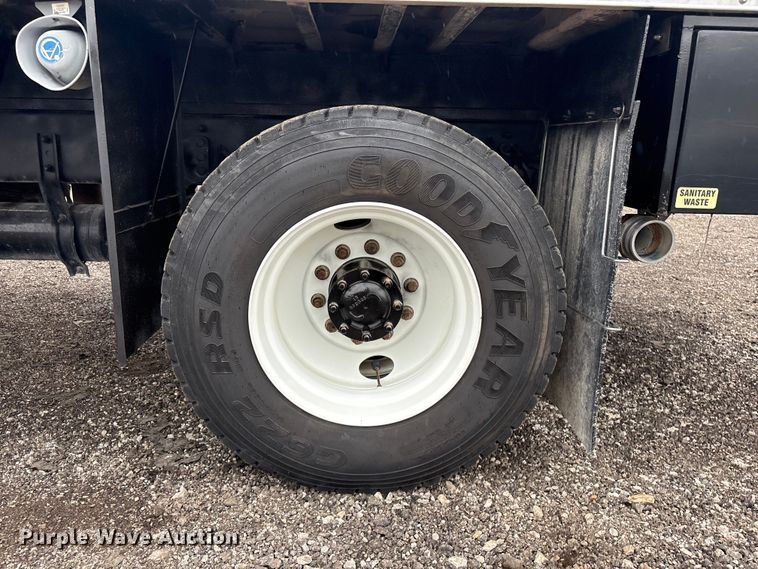 image for item EG8939 2020 Freightliner Business Class M2 Ext. Cab utility / service truck