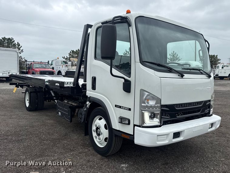 image for item EG8940 2022 Isuzu NRR rollback truck