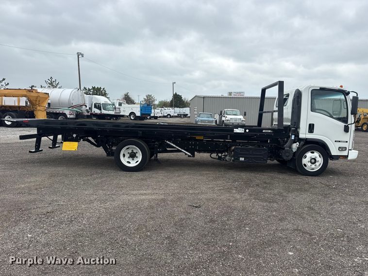 image for item EG8940 2022 Isuzu NRR rollback truck