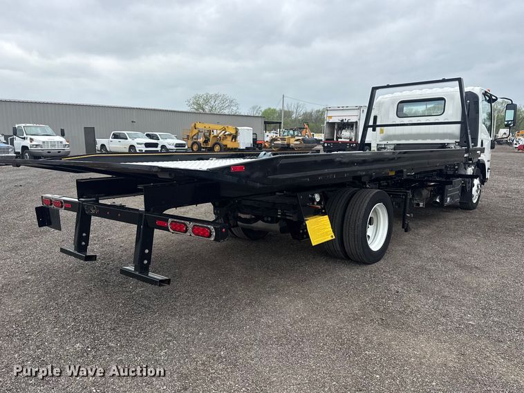 image for item EG8940 2022 Isuzu NRR rollback truck