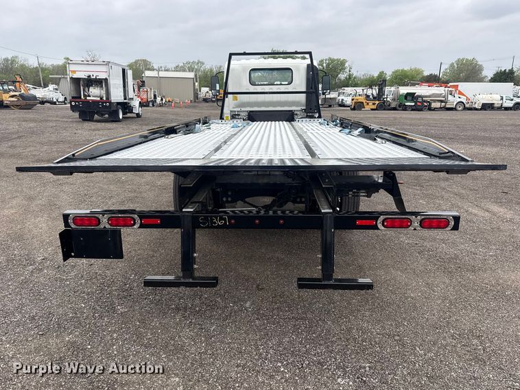 image for item EG8940 2022 Isuzu NRR rollback truck