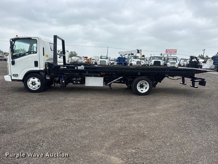 image for item EG8940 2022 Isuzu NRR rollback truck